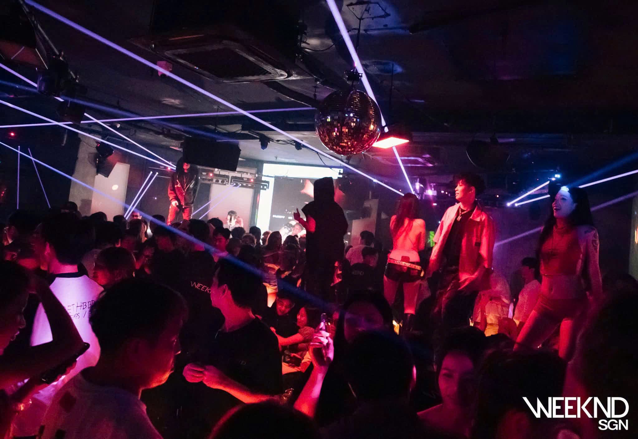 Weeknd Club Saigon — không khí một đêm cuối tuần